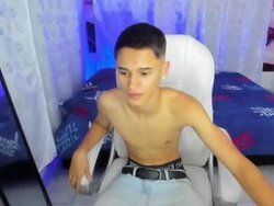 aron_boyy